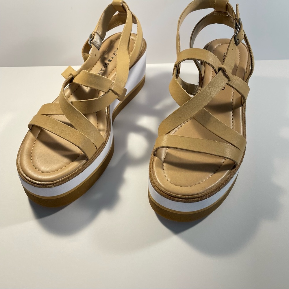 Lucky Brand Women’s Ticey Wedge Sandal size 9